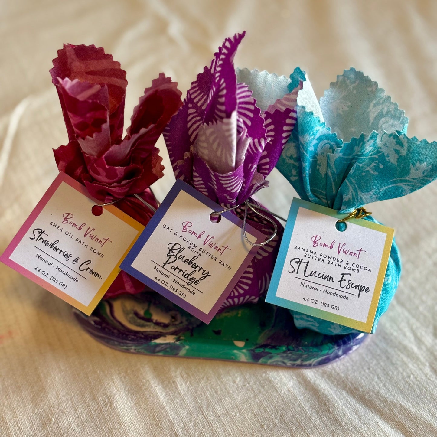 Gift box with handmade, natural bath bombs and a hand-marbled, custom jesmonite tray