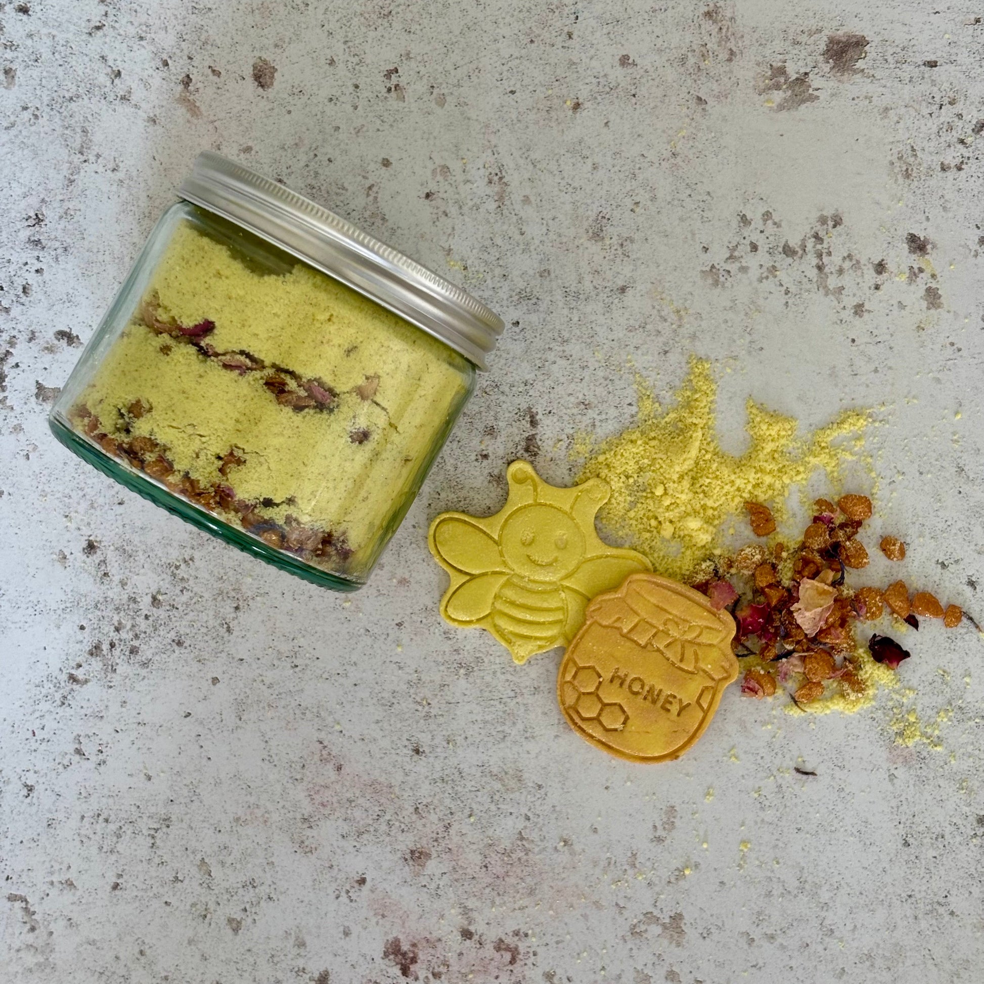 handmade natural bath dust bubble bar honey bee fizz