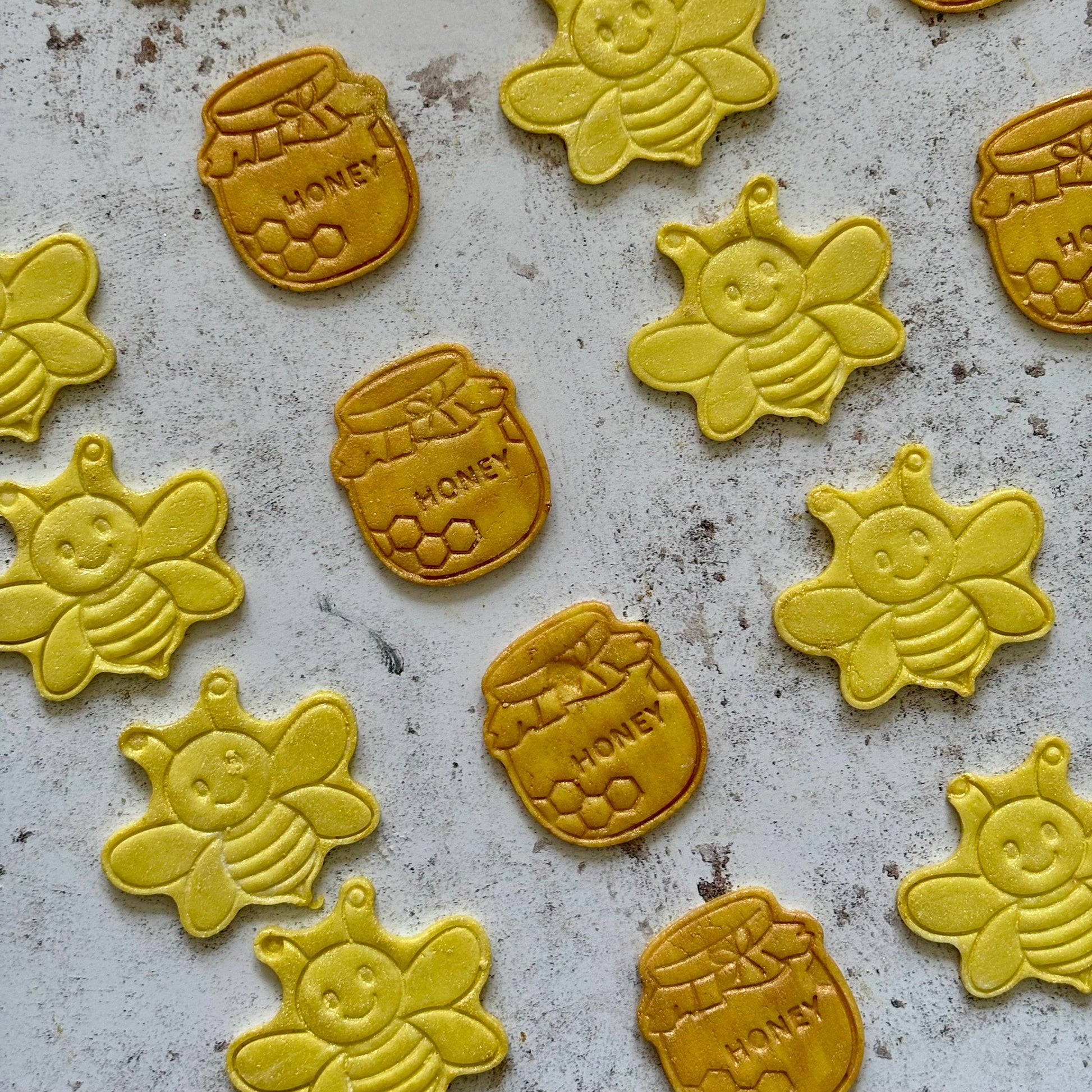 handmade natural bath dust bubble bar honey bee fizz