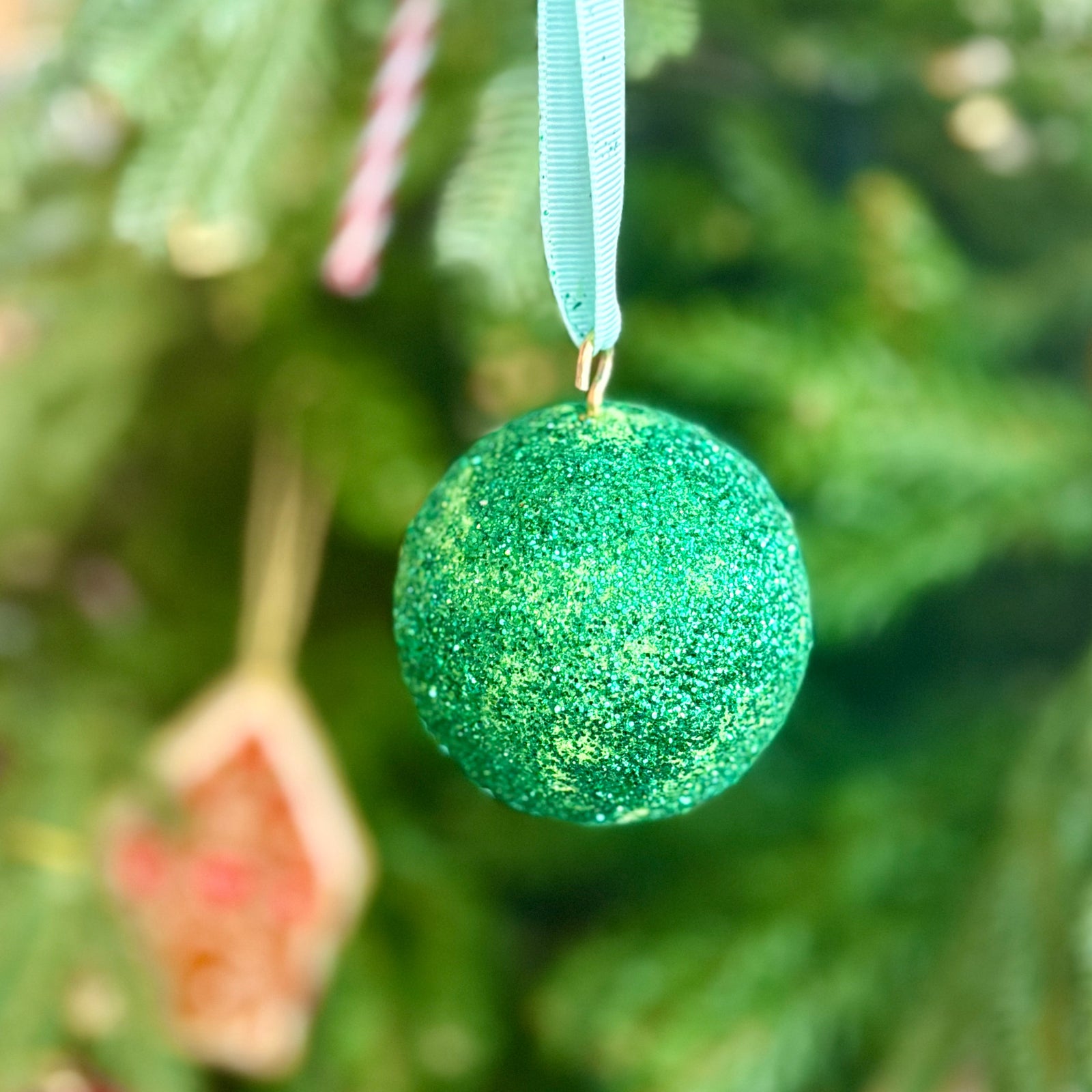 handmade natural Christmas bauble bath bomb stocking filler