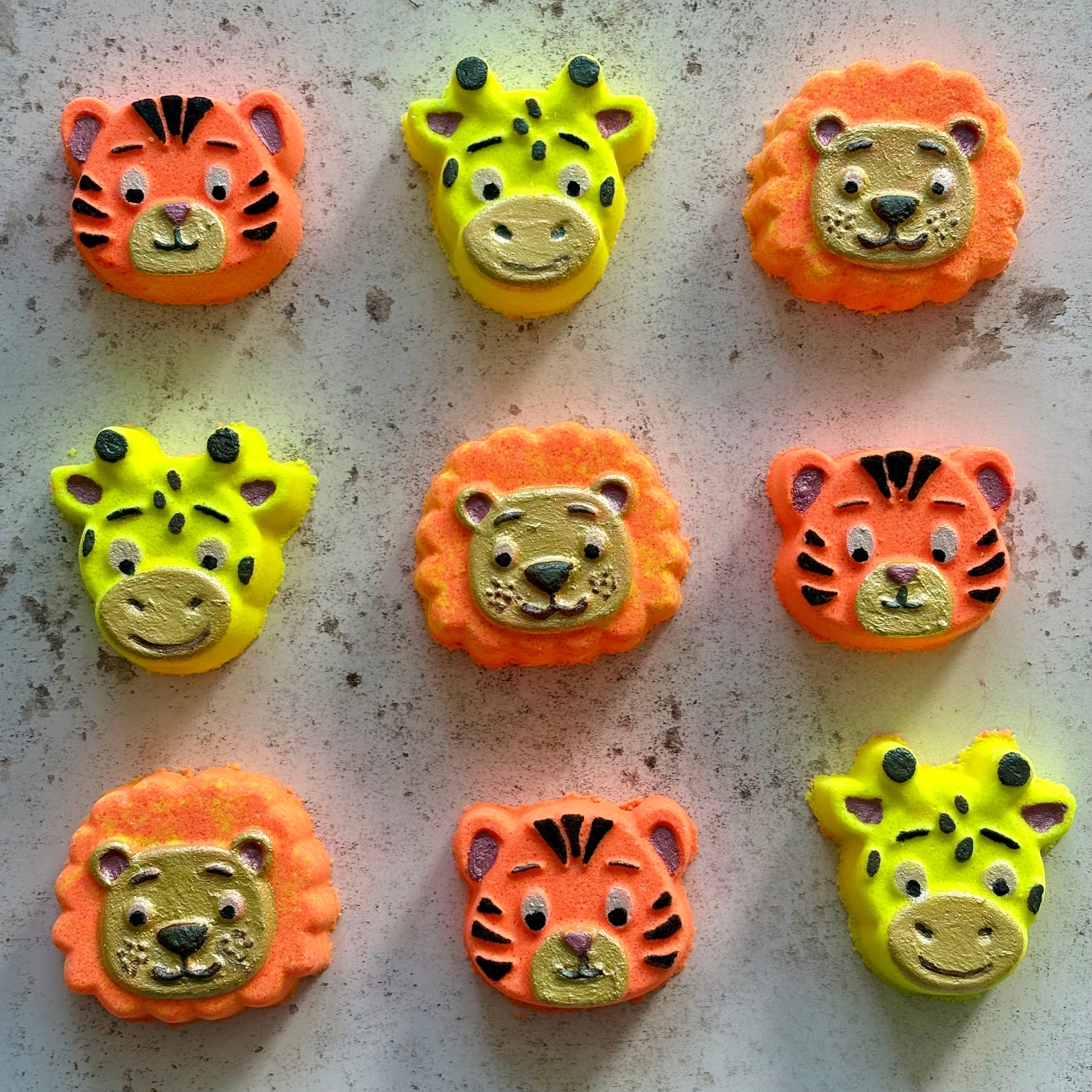 handmade natural tiger lion giraffe bath bombs